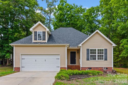 509 Kittiewake Ln, Clover, SC, 29710-1195 | Card Image