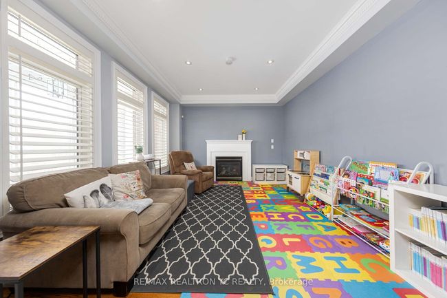 19 Wadena Crt, House other with 8 bedrooms, 7 bathrooms and 4 parking in Scarborough ON | Image 14