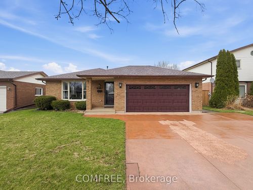 6387 Riall Street, Niagara Falls, ON, L2J1Z4 | Card Image