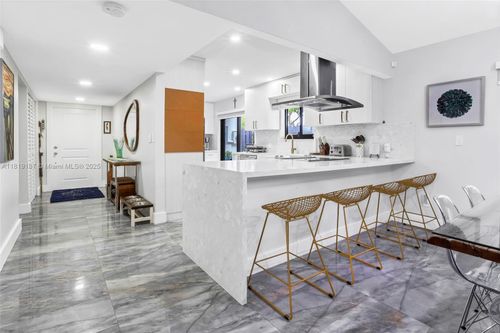 113-16039 Fairway Ln, Weston, FL, 33326-1482 | Card Image