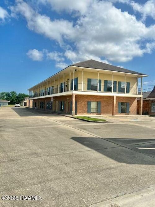 ste-7-801 S Lewis St, New Iberia, LA, 70560-4882 | Card Image