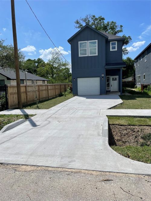 8129 Hoffman St, Houston, TX, 77016-5927 | Card Image