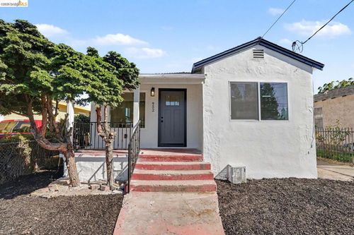 952 105th Ave, Oakland, CA, 94603-3121 | Card Image