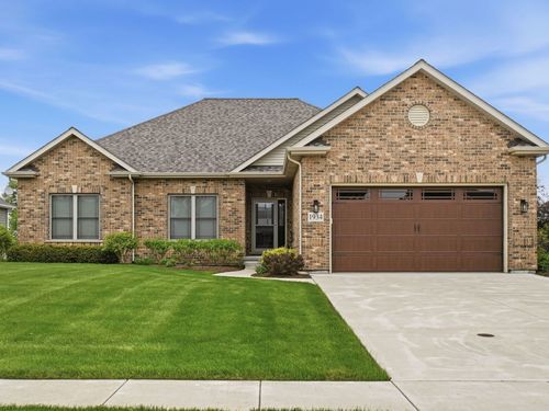1934 Parkside Dr, Sycamore, IL, 60178-3315 | Card Image