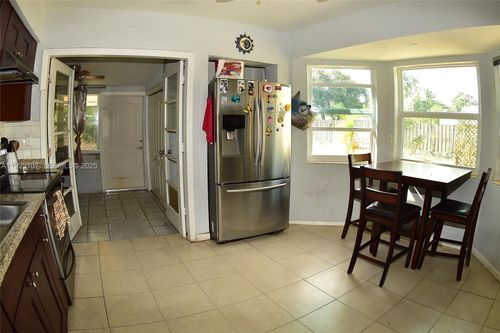 2812 Wiley St, Hollywood, FL, 33020-5662 | Card Image