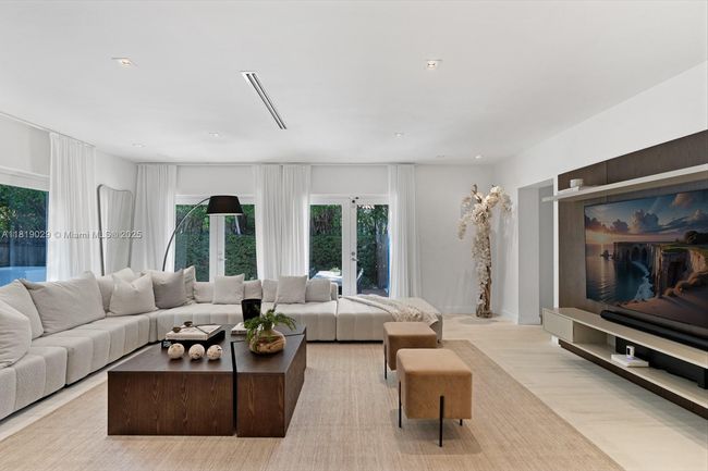 800 E Dilido Dr, House other with 3 bedrooms, 3 bathrooms and null parking in Miami Beach FL | Image 7