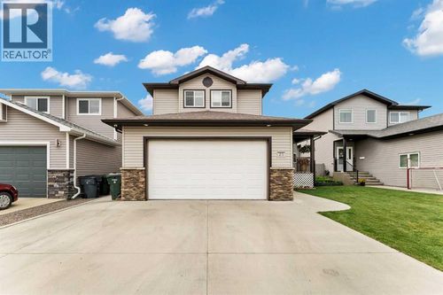 23 Somerset Pl Se, Medicine Hat, AB, T1B0G9 | Card Image