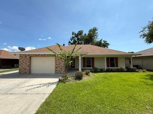 108 Maria Cir, Houma, LA, 70360-3949 | Card Image