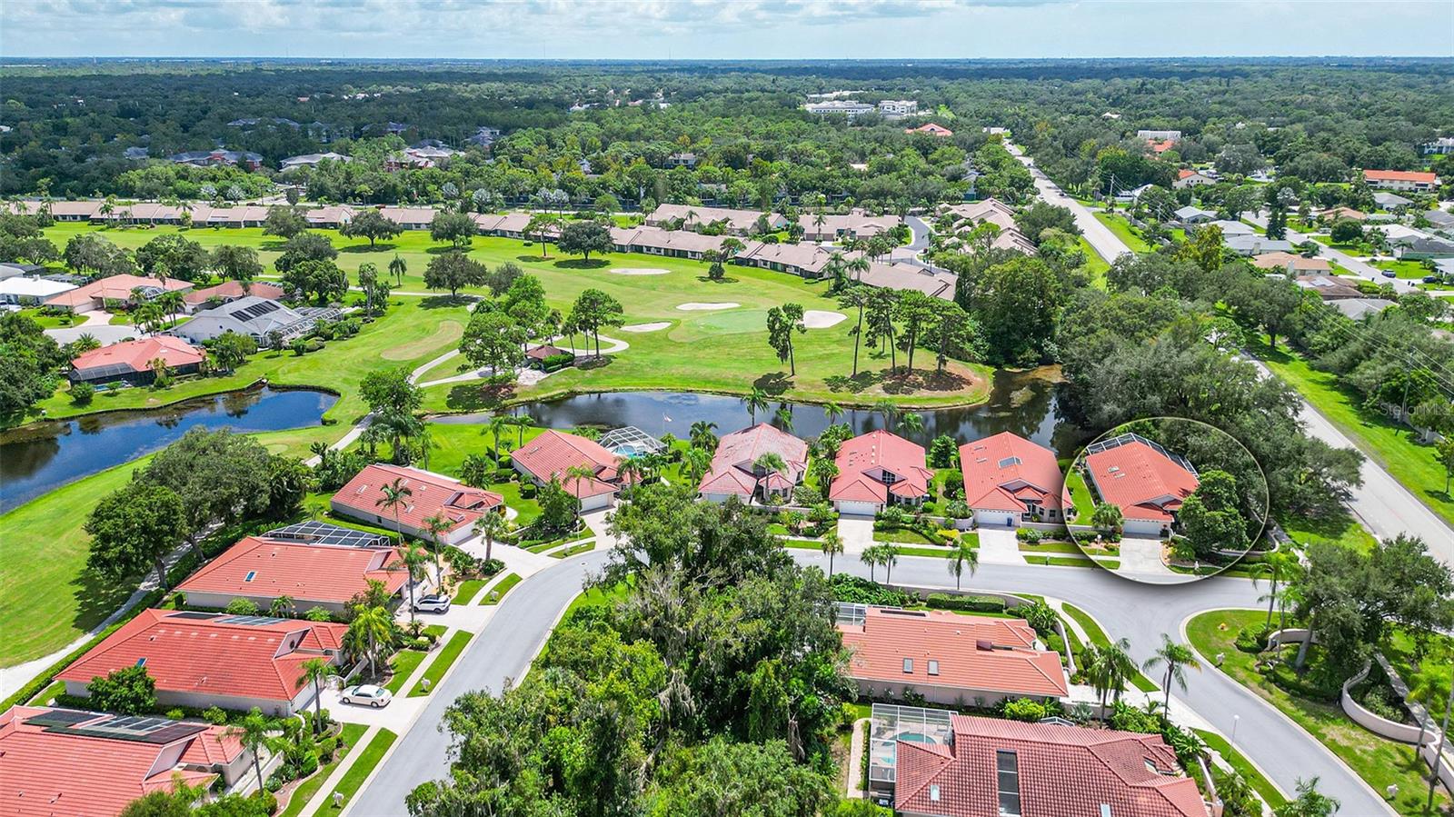 Lakeside Woods Cir, Sarasota, FL 34243