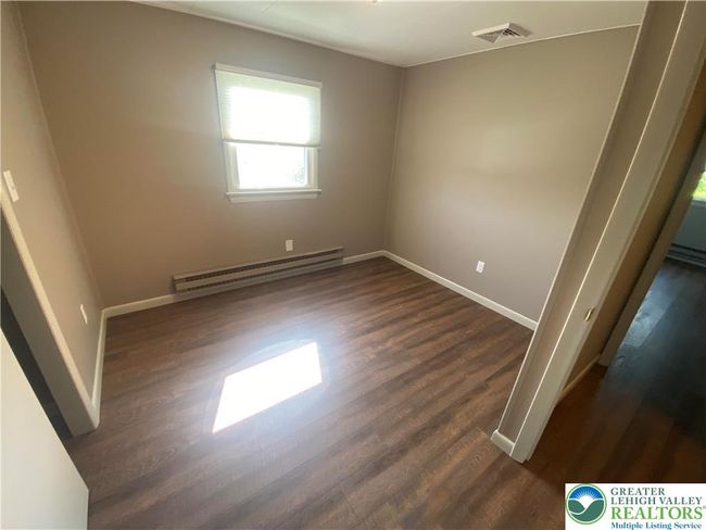 1657 Pen Argyl Rd, House other with 3 bedrooms, 2 bathrooms and null parking in Pen Argyl PA | Image 10