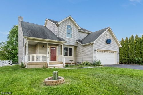 40 Thatcher Ave, Stewartsville, NJ, 08886-3145 | Card Image