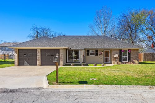 227 Diane Dr, Sanger, TX, 76266-5514 | Card Image