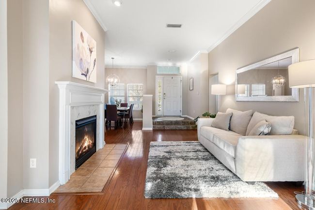 Living Room | Image 24
