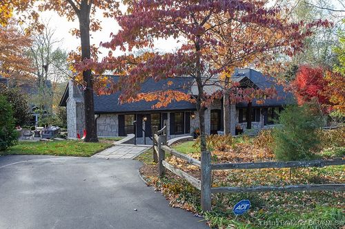 207 Highland Ave, New Albany, IN, 47150-5223 | Card Image