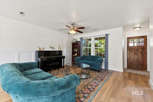 335 E Willow Creek Dr, Middleton, ID, 83644-6036 | Card Image