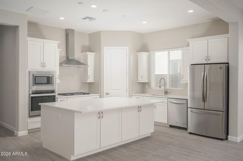 24223 N 21st Pl, Phoenix, AZ, 85024-8704 | Card Image