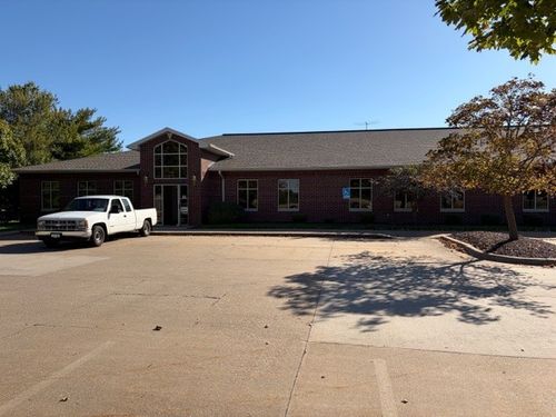 1-5505 Victoria Ave, Davenport, IA, 52807-2944 | Card Image