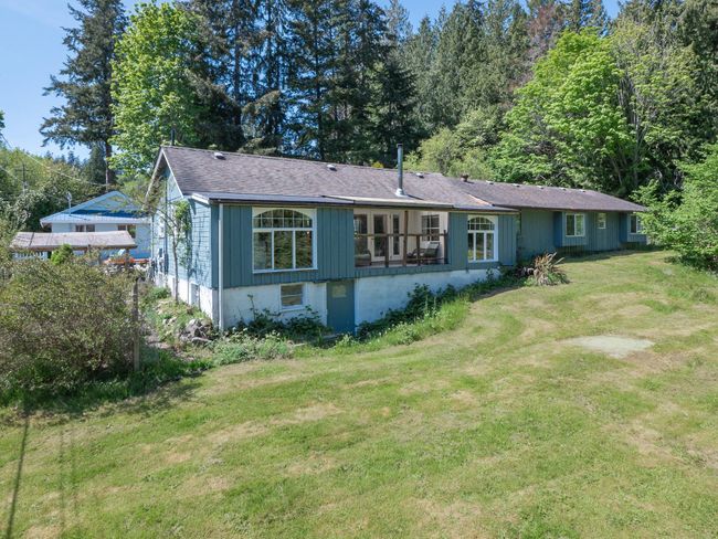 5908 Spray Street, House other with 4 bedrooms, 2 bathrooms and 8 parking in Sechelt BC | Image 3