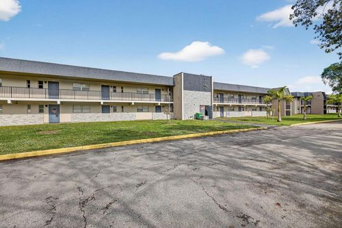 203-7925 Colony Cir S, Tamarac, FL, 33321-3999 | Card Image