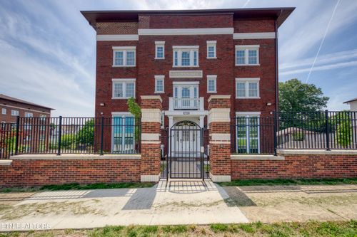 402-2724 E Magnolia Ave, Knoxville, TN, 37914-5248 | Card Image