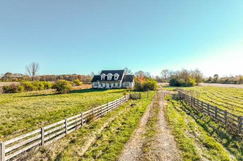 7180 Springfield Jamestown Rd, Springfield, OH, 45502-9076 | Card Image