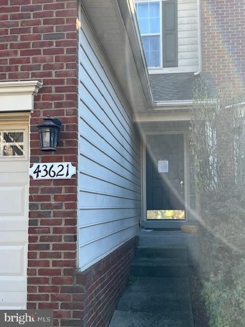 43621 Dunhill Cup Sq, ASHBURN, VA, 20147-4111 | Card Image