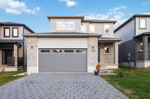 {{alt}} | Card Image