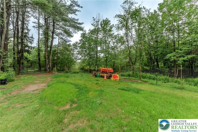 1571 Penn Dr, House other with 3 bedrooms, 2 bathrooms and null parking in Andreas PA | Image 13