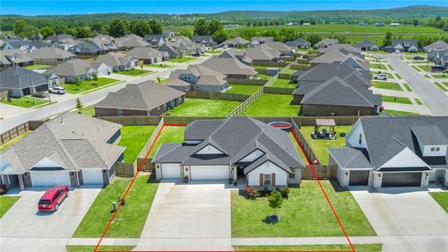 305 Phyllis Farm Rd, Prairie Grove, AR, 72753-2007 | Card Image