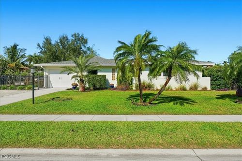 1023 El Valle Ave, FORT MYERS, FL, 33919-2611 | Card Image