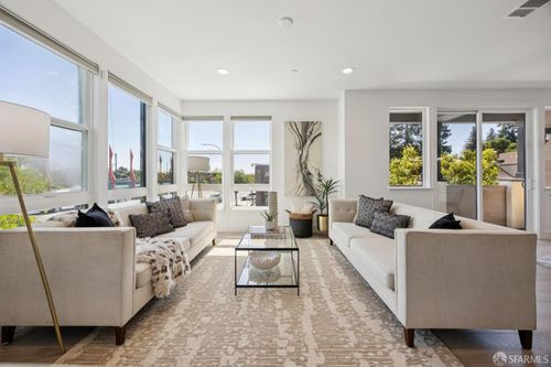 2 Avondale Ave, Redwood City, CA, 94062-1709 | Card Image