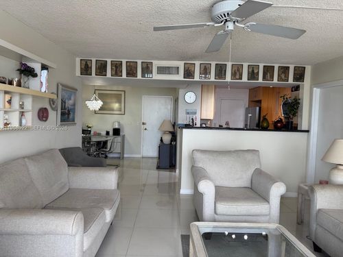 3l-2821 N Miami Beach Blvd, North Miami Beach, FL, 33162 | Card Image