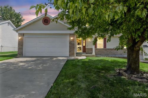 182 Cherrywood Parc Dr, O Fallon, MO, 63368-7893 | Card Image