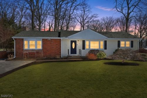 8 Cherry Ln, Randolph, NJ, 07869-4805 | Card Image