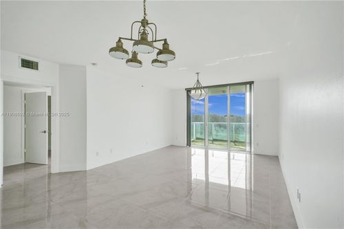 apt-806-14951 Royal Oaks Ln, North Miami, FL, 33181-2476 | Card Image