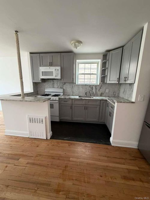 3-4048 Harper Ave, Bronx, NY, 10466-2404 | Card Image