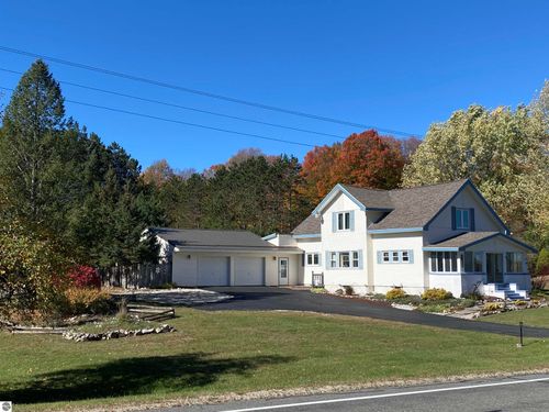 10660 S 33 Road, Cadillac, MI, 49612 | Card Image