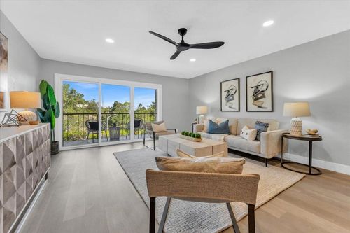 204-1685 Bridge Rd, Hillsborough, CA, 94010-6910 | Card Image