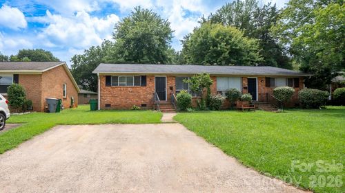 4926 Malibu Dr, Charlotte, NC, 28215-1538 | Card Image