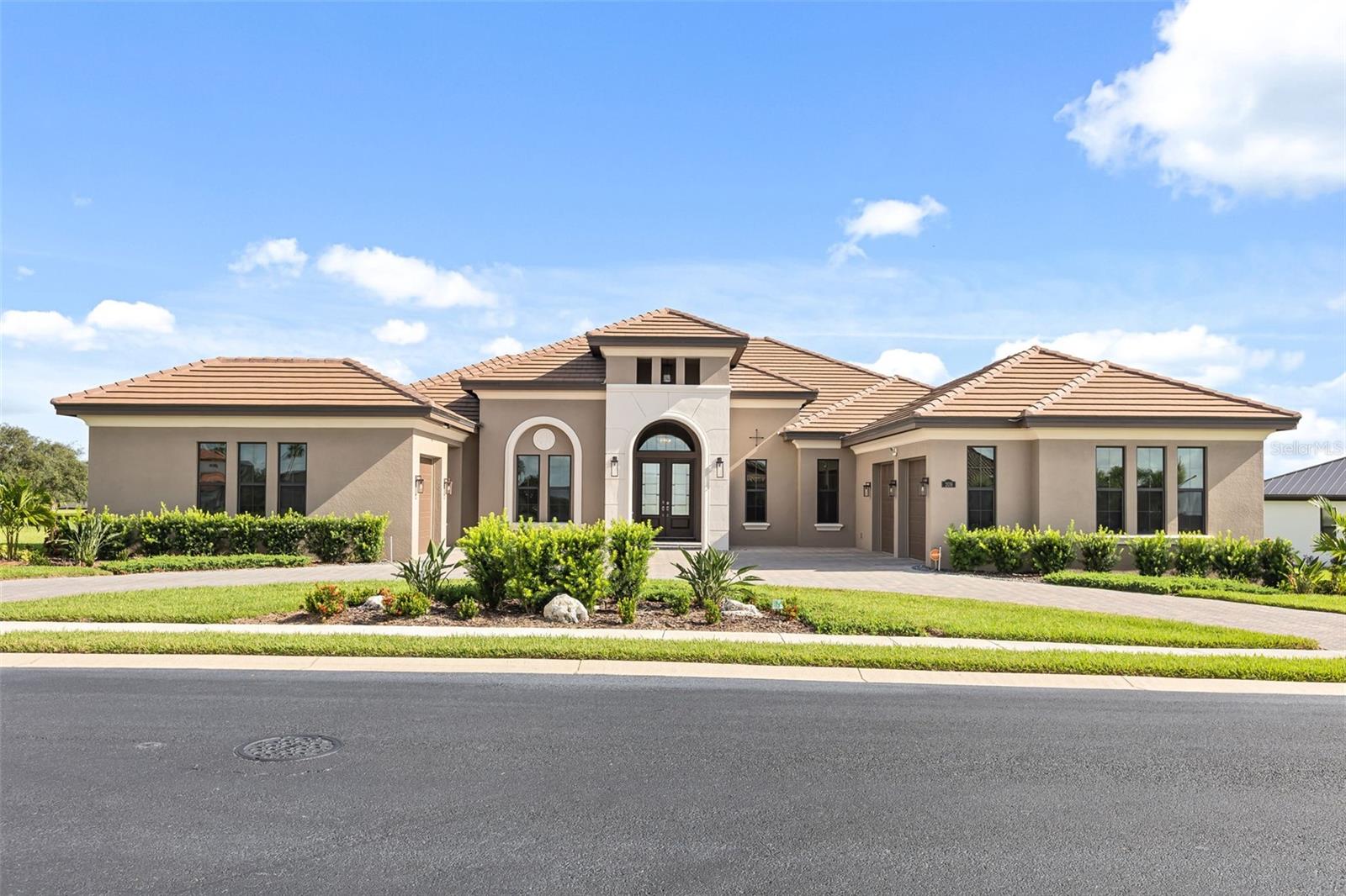 Residential in LAKE ALFRED