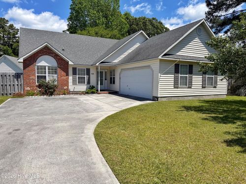 122 Yellowwood Dr, Jacksonville, NC, 28546-9653 | Card Image