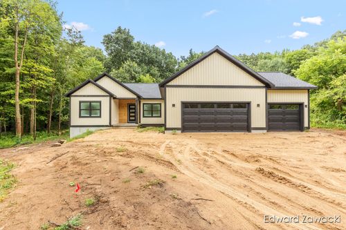 11020 Hidden Pond Dr Ne, Rockford, MI, 49341-7830 | Card Image