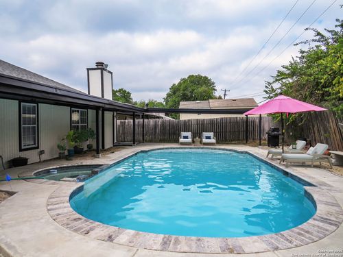 13610 Earlywood St, San Antonio, TX, 78233-4923 | Card Image
