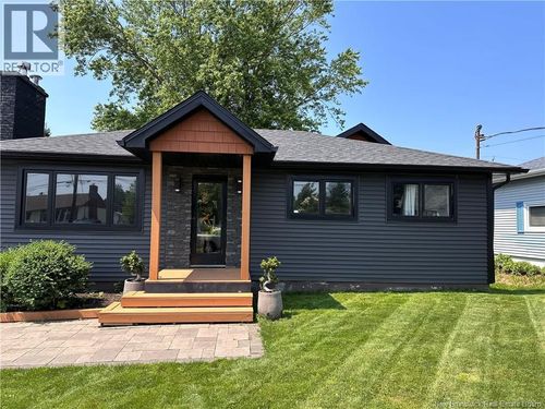 30 Melrose St, Moncton, NB, E1A4M4 | Card Image