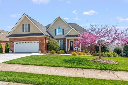 2156 Waterford Village Dr, Clemmons, NC, 27012-8578 | Card Image