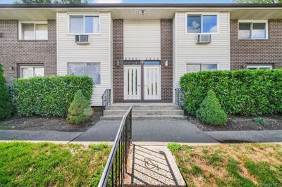 F - 5 Blue Hill, Condo with 1 bedrooms, 1 bathrooms and null parking in Orangetown NY | Image 2