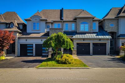 2336 Wuthering Heights Way, Home with 3 bedrooms, 4 bathrooms and 4 parking in Oakville ON | Image 1