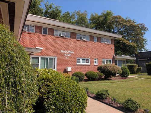 814 W 37th St, Norfolk, VA, 23508-2610 | Card Image