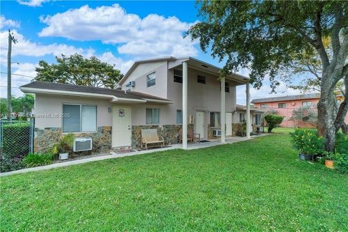 7391 Nw 37th St, Hollywood, FL, 33024-1615 | Card Image