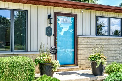 47940 Mallard Dr, Chesterfield, MI, 48047-2280 | Card Image